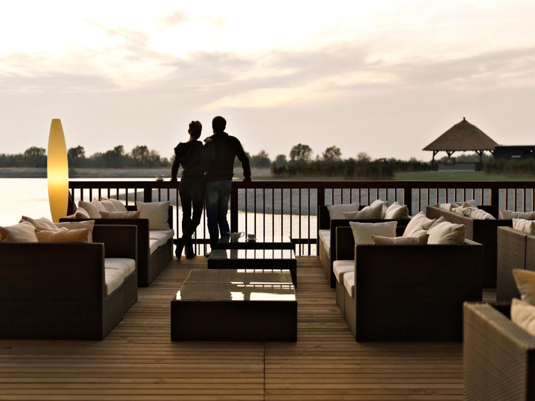 Landhaus Klambauer Ferienapartments Thermennaehe St Martins Therme Frauenkirchen Exterior foto